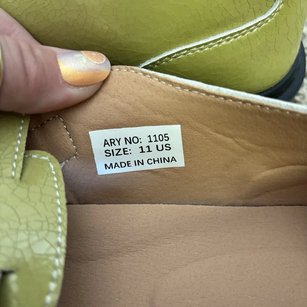 Women's Green buckle Mary Jane shoes New womens Size 11